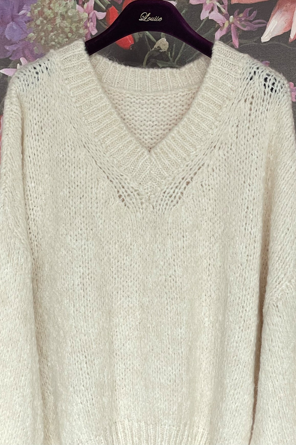 V-Neck Pullover Bella