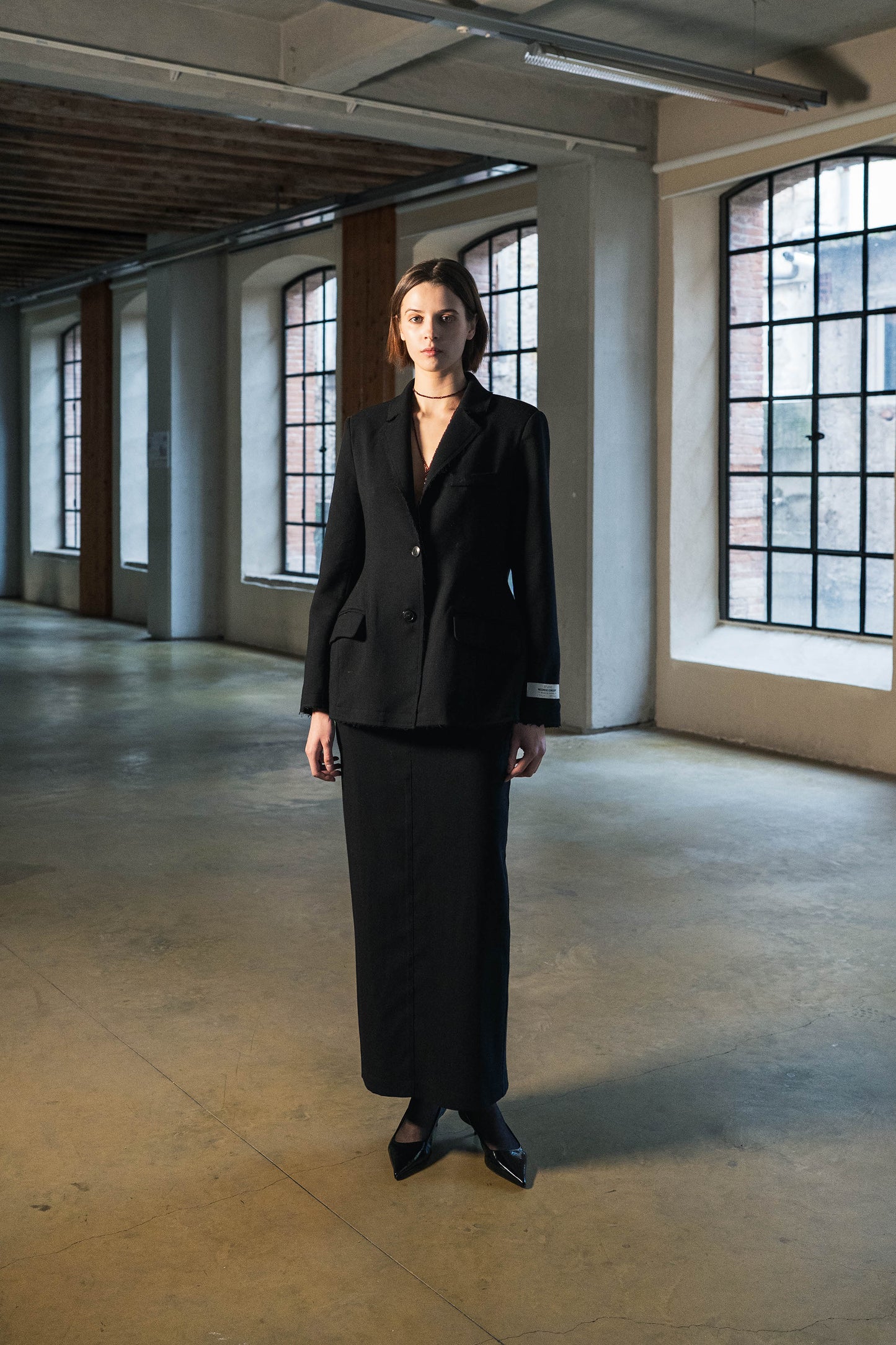 Noumeno Minimal Sheath Jacket with Slit at the back