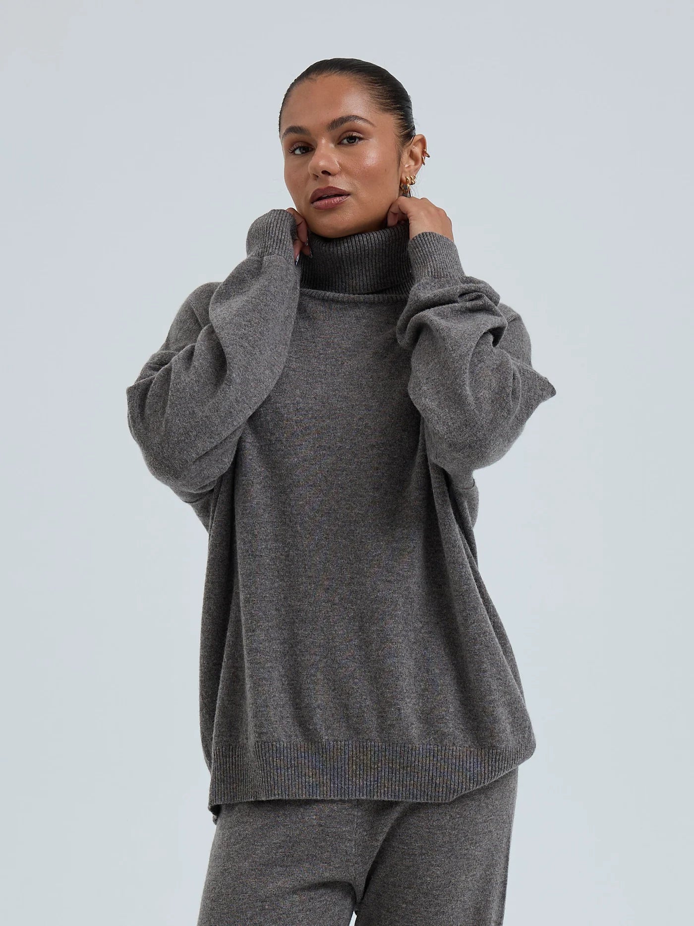 Seamless Wool Cashmere Roll neck jumper