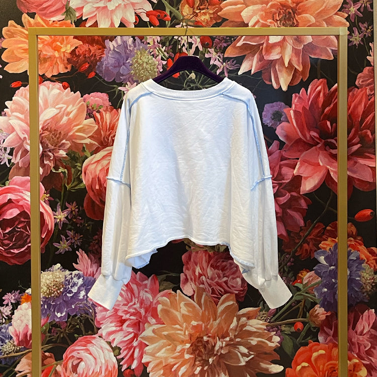 Oversize Sweater Ribbon