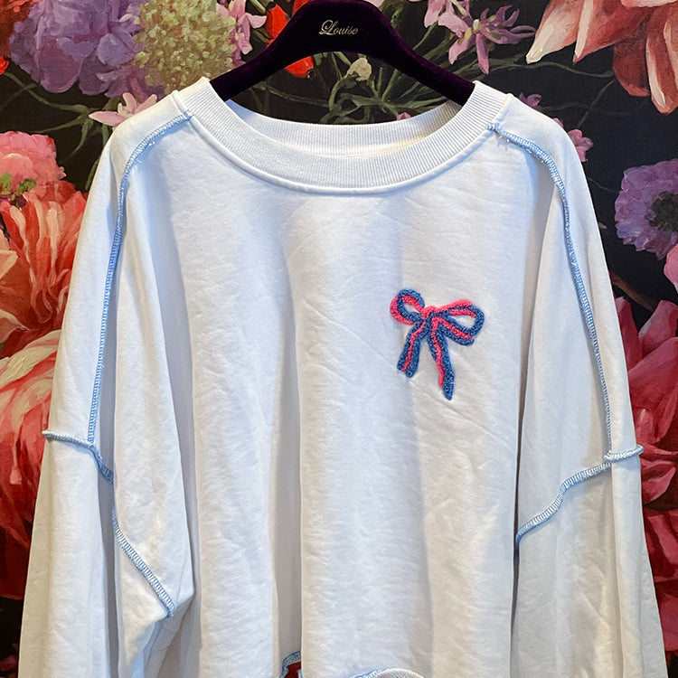 Oversize Sweater Ribbon