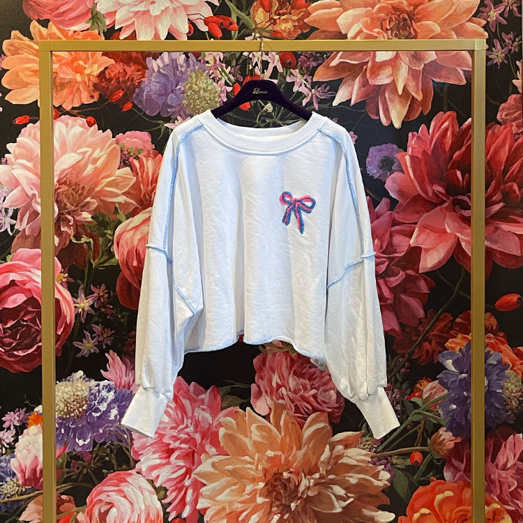 Oversize Sweater Ribbon